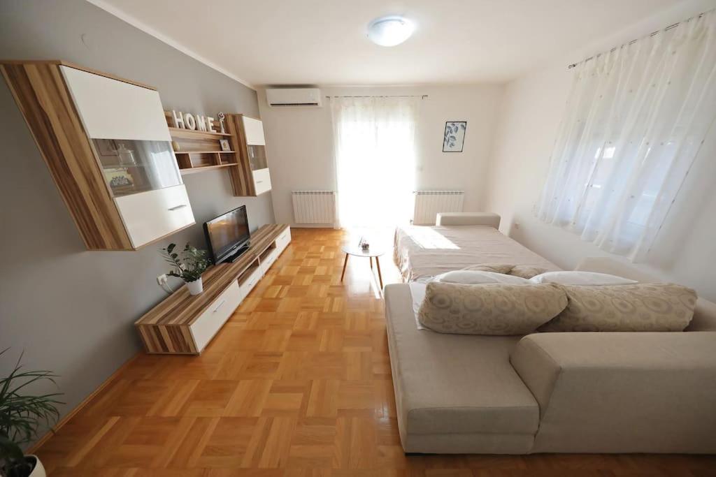 Luxury Apartment Petra With Private Pool Zadar Eksteriør billede