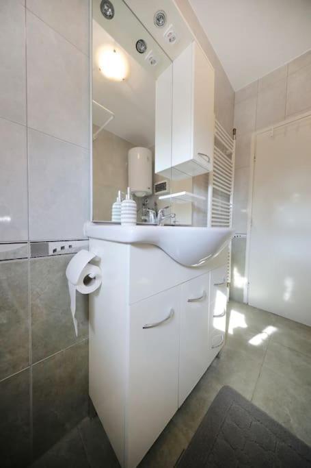 Luxury Apartment Petra With Private Pool Zadar Eksteriør billede