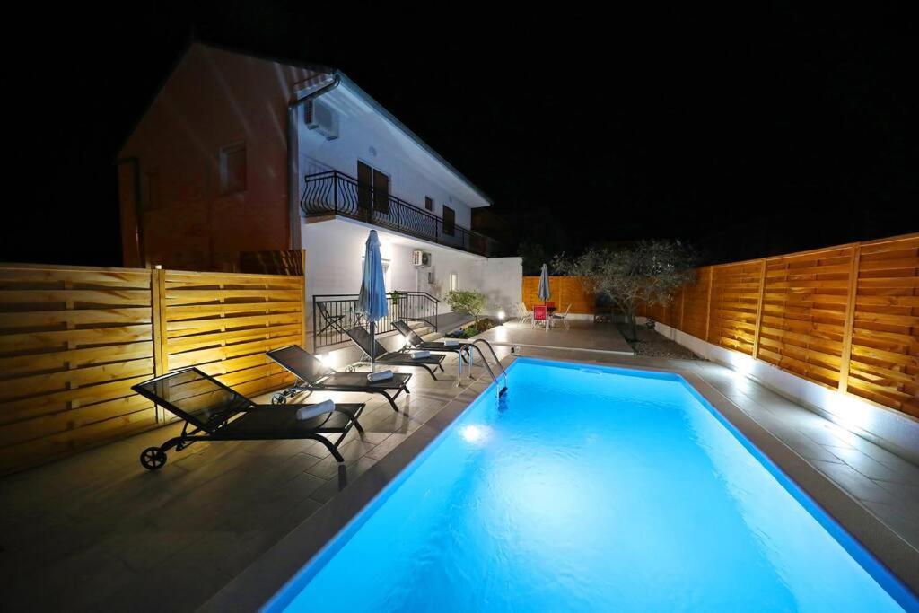 Luxury Apartment Petra With Private Pool Zadar Eksteriør billede