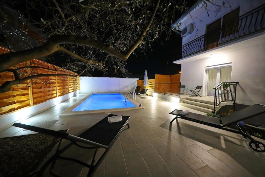 Luxury Apartment Petra With Private Pool Zadar Eksteriør billede